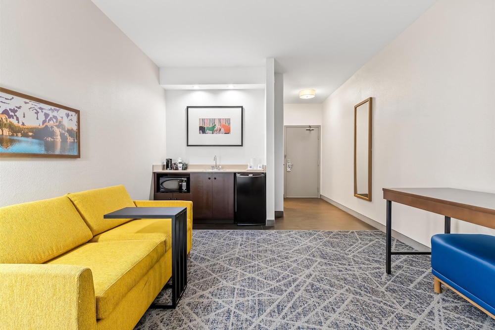 Hampton Inn Laramie - photo 31