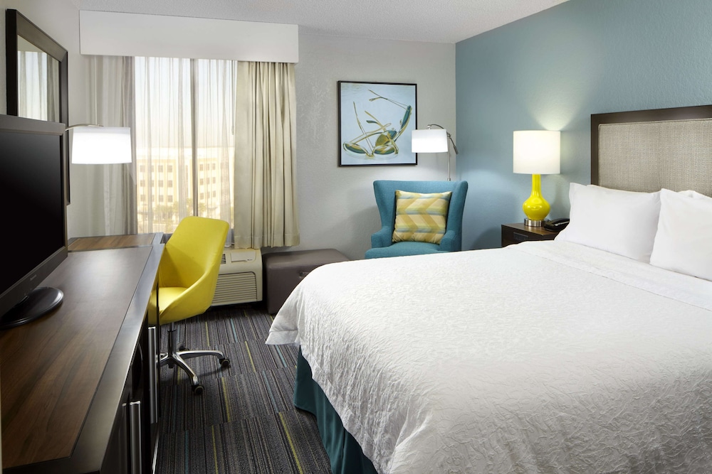 Hampton Inn Orlando Near Universal Blv International Dr - photo 10