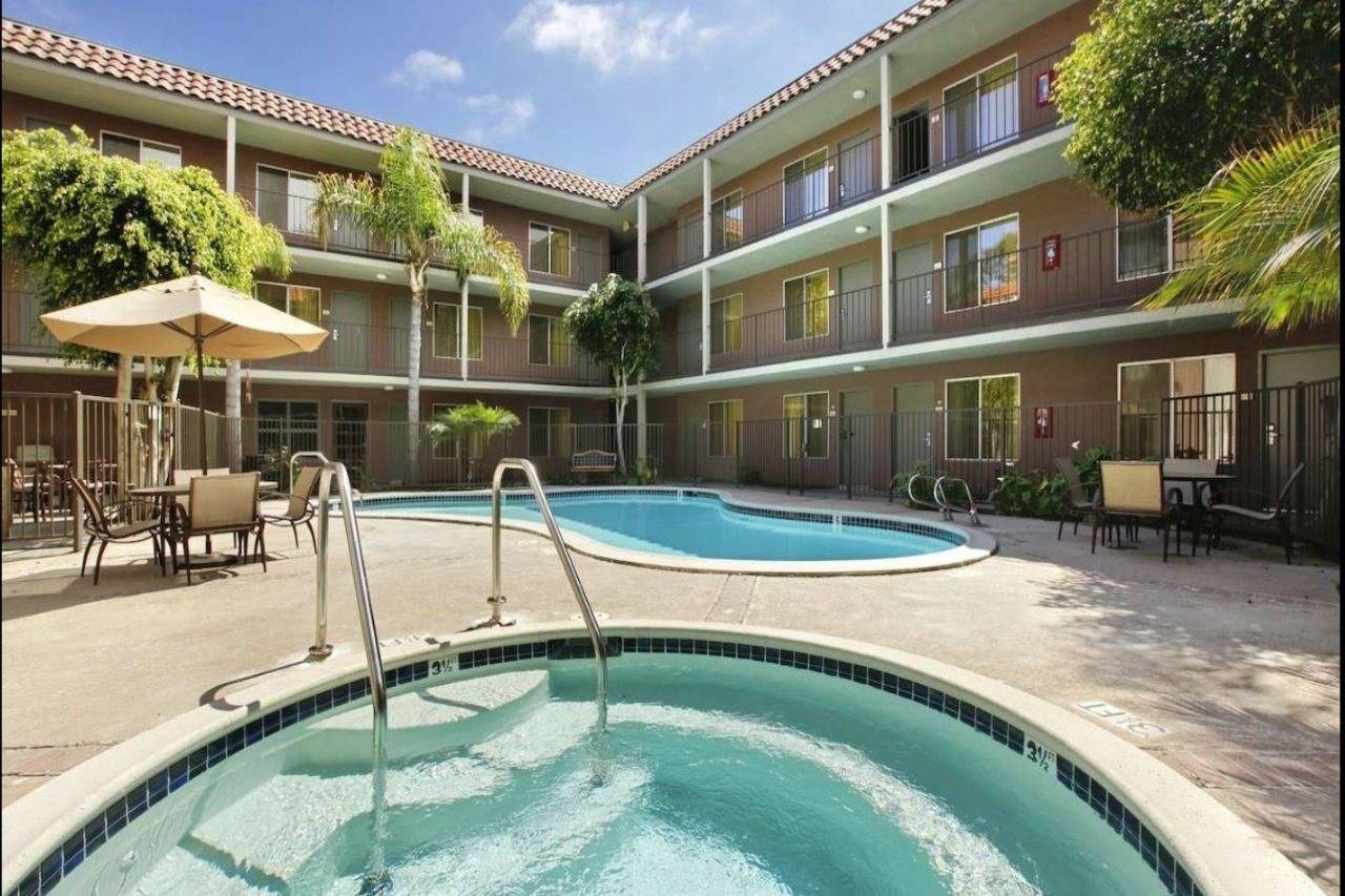 Days Inn and Suites Sea World - photo 10