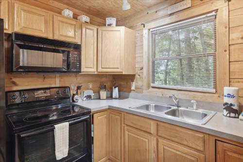Whispering Oaks — Sevierville — photo 5
