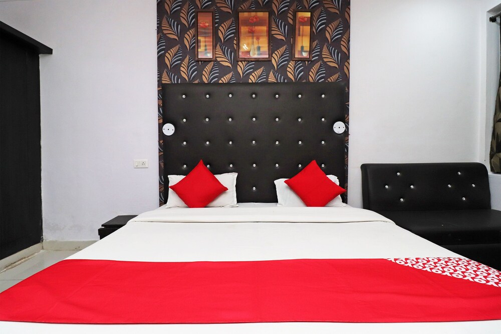 Oyo 43850 Hotel Mn Galaxy — Rewa