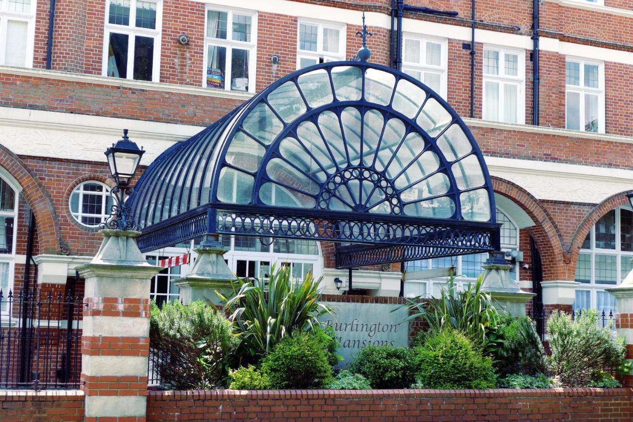 Bournemouth Reef Apartment — 4-Star Luxury Hotel in Bournemouth, United Kingdom