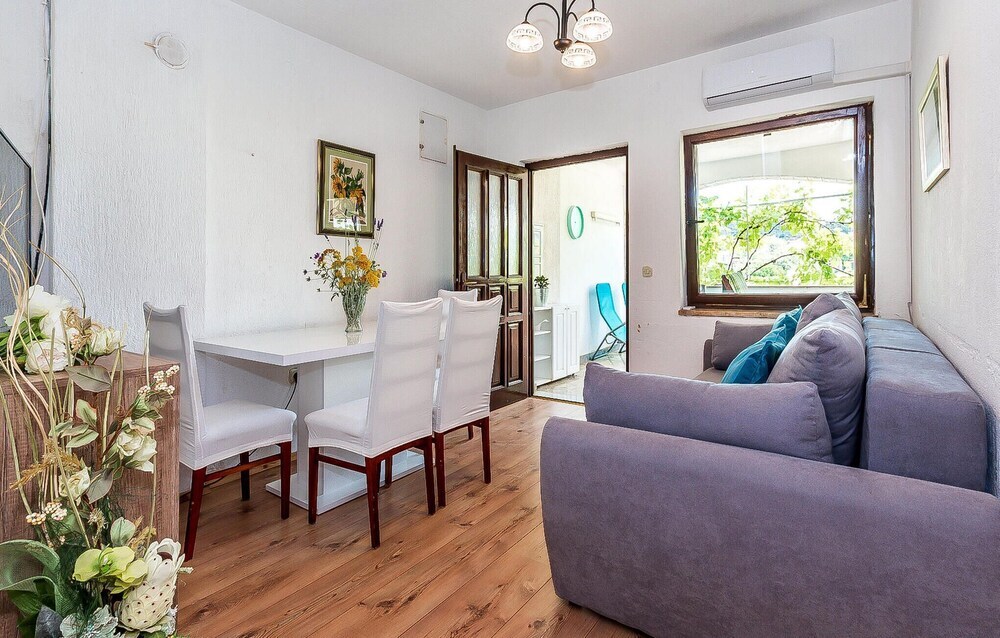 2 Bedroom Cozy Apartment In Rogoznica — 4-Star Luxury Hotel in Rogoznica, Croatia