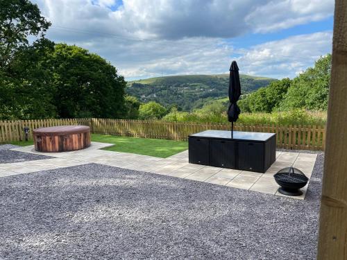 Three bed static caravan with fantastic views and hottub in Swansea, United Kingdom