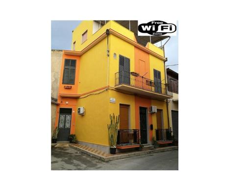 Happy House Wifi Free Bici Free — 4-Star Luxury Hotel in Avola, Italy