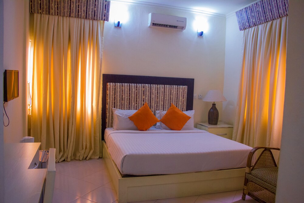 Pilgrims Brook Hotels Ltd - last minute hotel in Lagos
