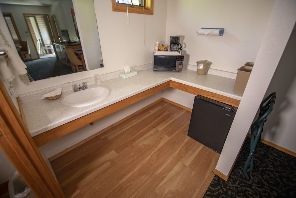 Coachlite Inn - photo 62