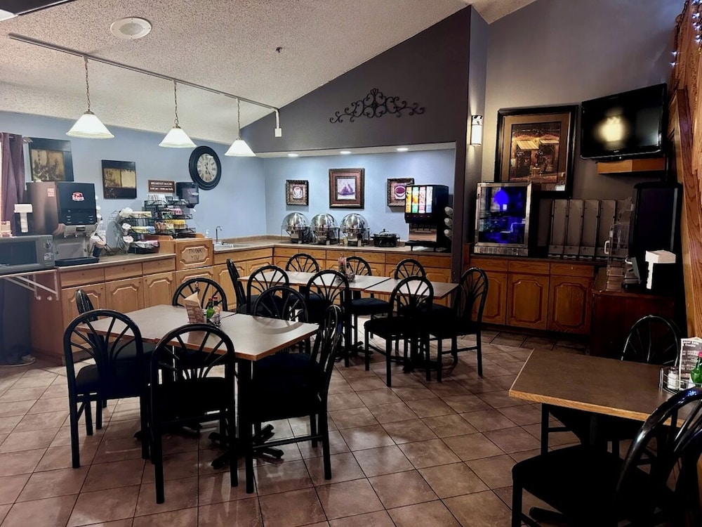 Fossil Creek Hotel And Suites - photo 31