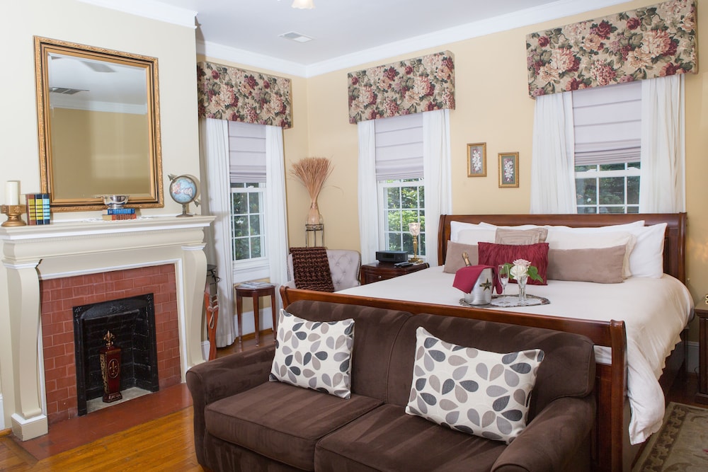 Burke Manor Inn & Pavilion - photo 12