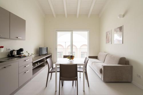 Nour Apartments la Corte Del Re — 4-Star Luxury Hotel in Rivarolo Del Re, Italy