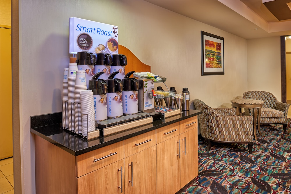 Holiday Inn Express & Suites El Paso Airport Area by IHG - photo 19