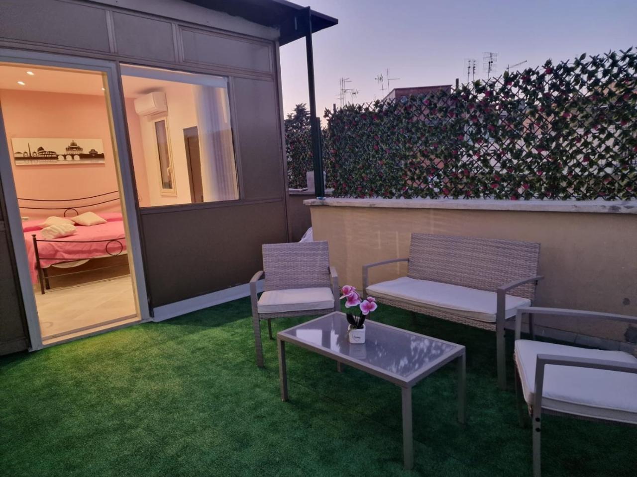 Saint Peter Vatican City Confortable Apartament Stellasia Casa Vacanza — 4-Star Luxury Hotel in Rome, Italy