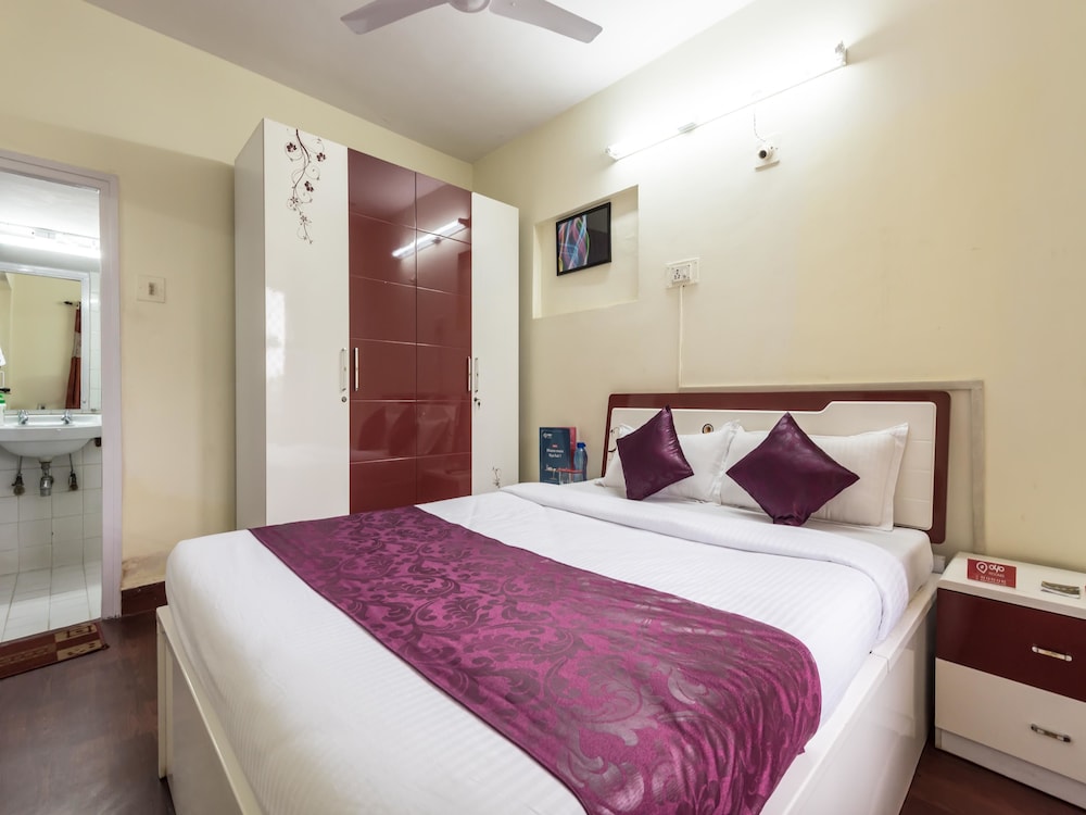 OYO Apartments Malad Raheja Complex Road