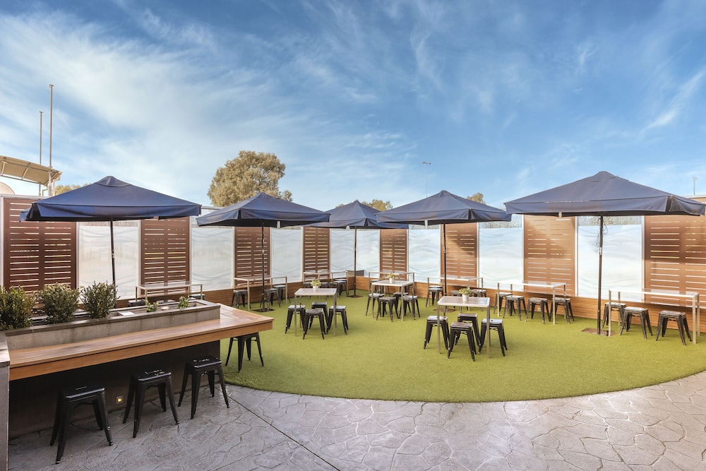 Dorset Gardens Hotel - carbon neutral hotel in Croydon