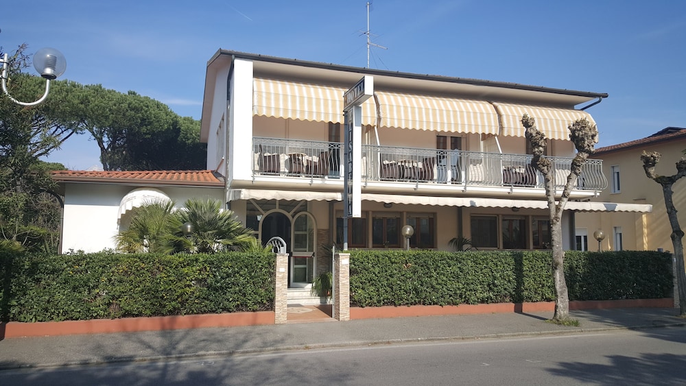 Elisabetta — hotel in Montignoso