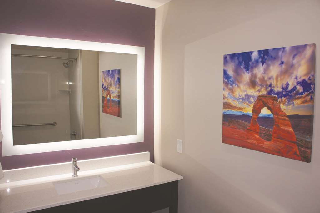 La Quinta Inn & Suites by Wyndham Kanab - photo 20