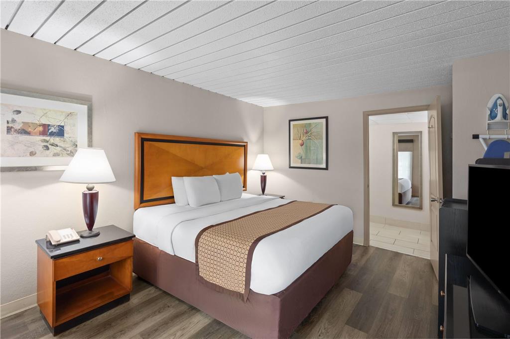 Baymont by Wyndham Knoxville I 75 - photo 17