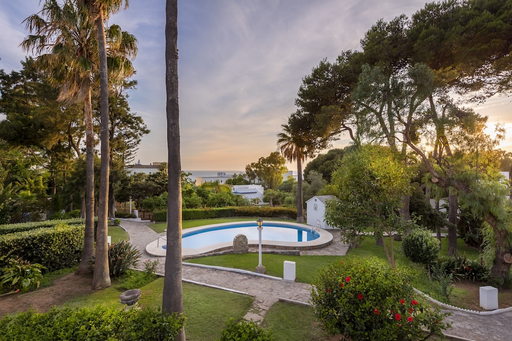 Suites Cortijo Fontanilla — 4-Star Luxury Hotel in Conil De La Frontera, Spain