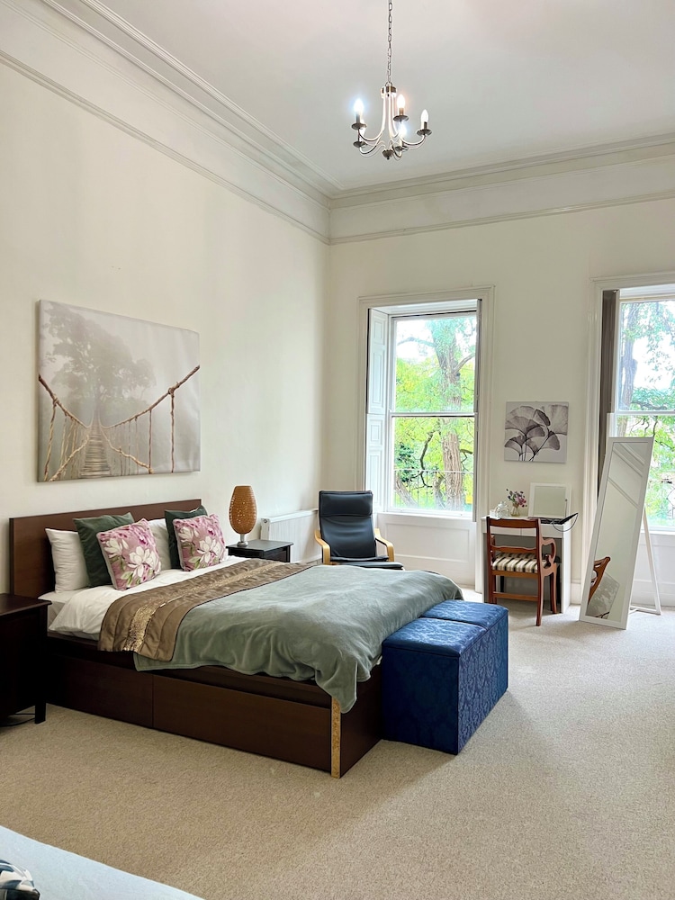 Grosvenor Apartments — 4-Star Luxury Hotel in Bath, United Kingdom