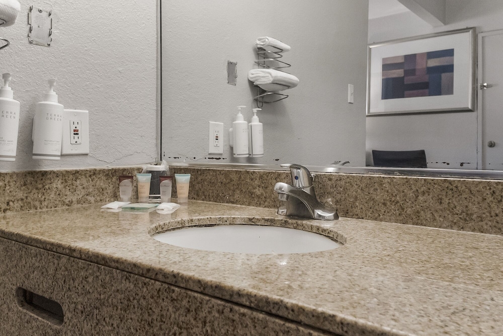Heritage Inn Express Hayward - photo 26