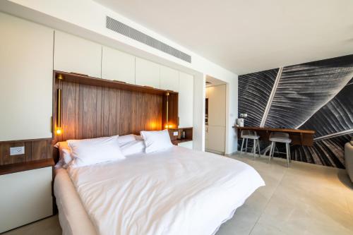 Beach Side Kings Luxury Sea view Amazing Pool Eilat — 4-Star Luxury Hotel in Eilat, Israel