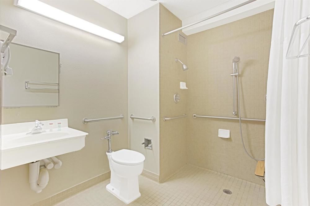 Ramada Waukegan Gurnee - photo 36