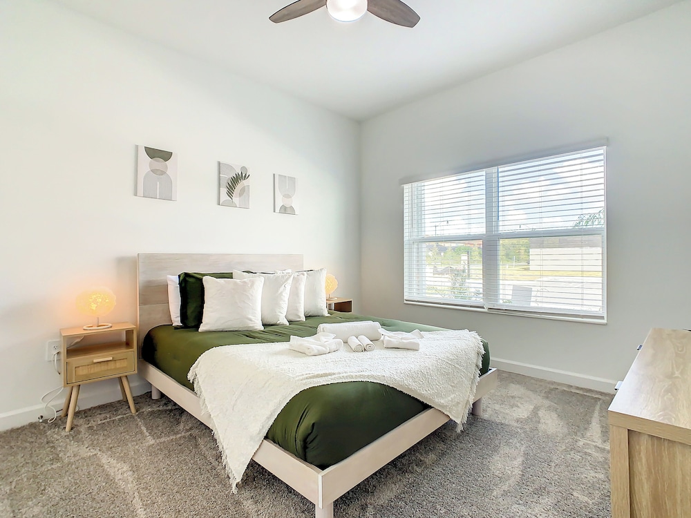 Sophisticated Living at Storey Lake - photo 3