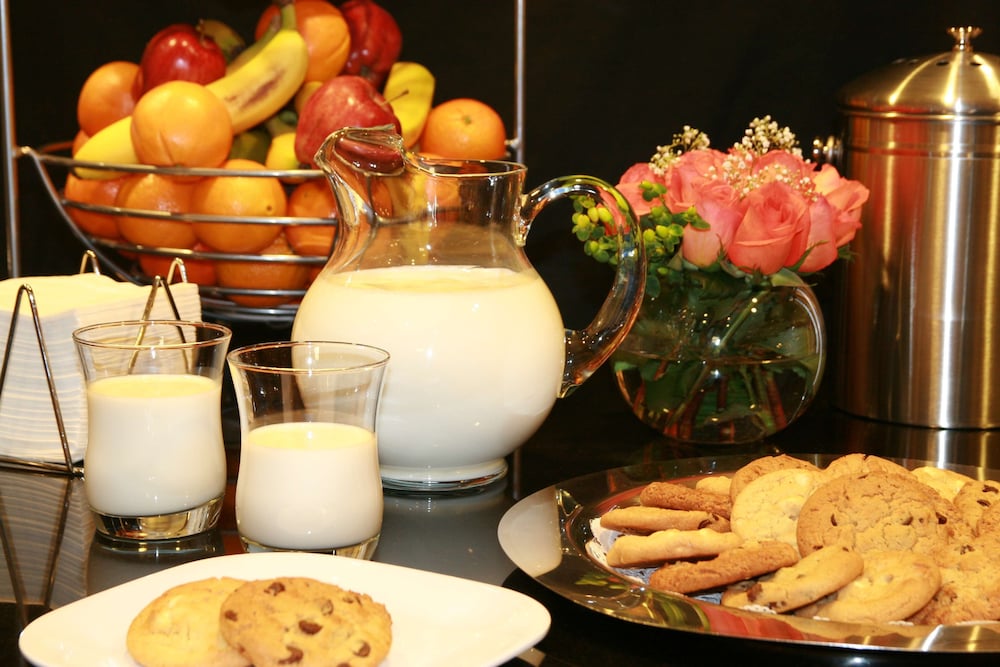 Hampton Inn Greensboro Airport - photo 42