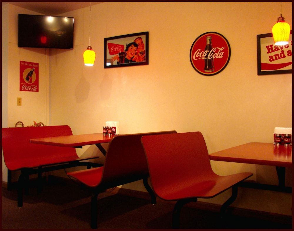 Centennial Motel - photo 18