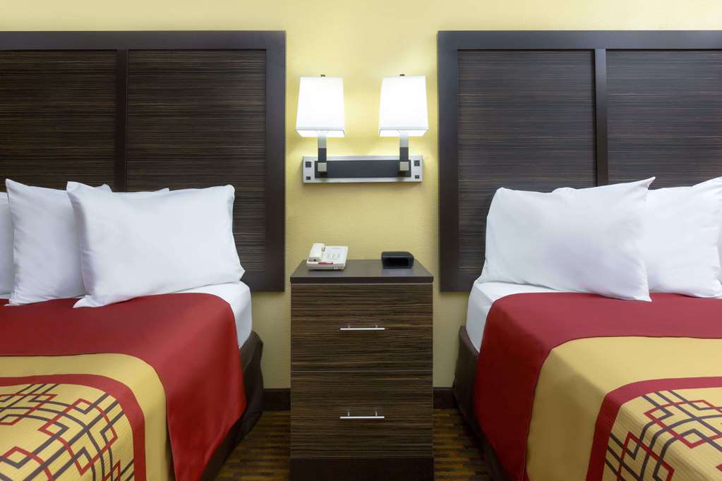 Days Inn by Wyndham Columbus North Fort Moore - photo 13