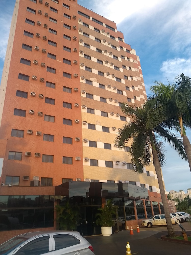 Hotel Londri Star in Londrina, Brasil