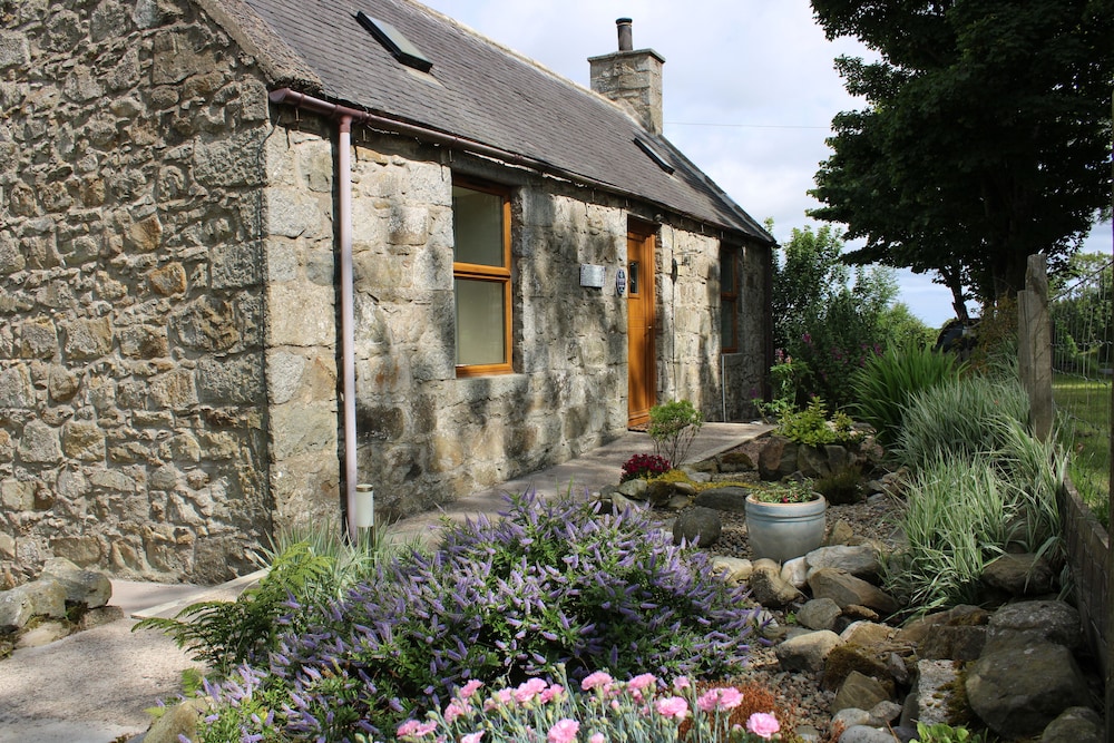 Buttermere Cottage — 4-Star Luxury Hotel in Banff, United Kingdom