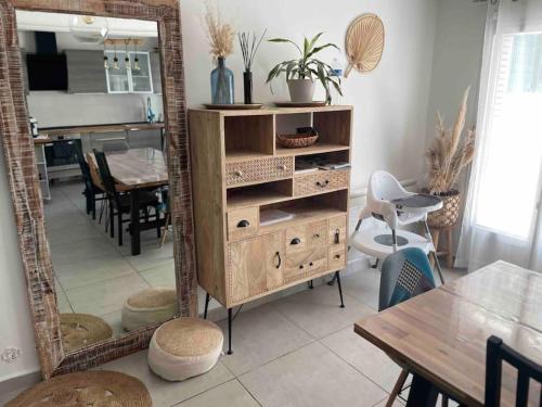 AgrAcable maison de ville A 500 mA tres de la citAc — 4-Star Luxury Hotel in Carcassonne, France