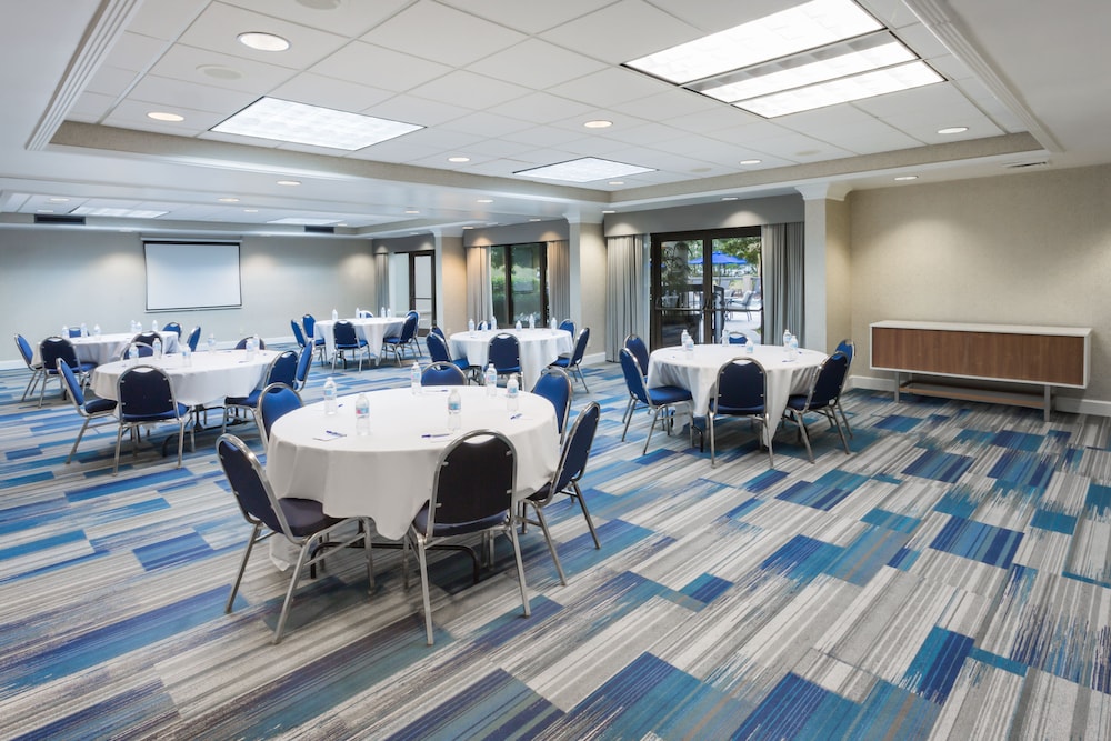 Holiday Inn Express Hotel & Suites Wilmington University Ctr by IHG - photo 26