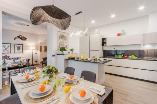 Lavinia 3 Bedrooms Apartment with Terrace Lucca — 4-Star Luxury Hotel in Lucca, Italy