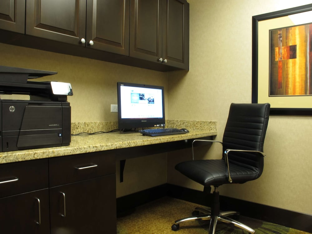 Homewood Suites by Hilton Coralville Iowa River Landing - photo 28