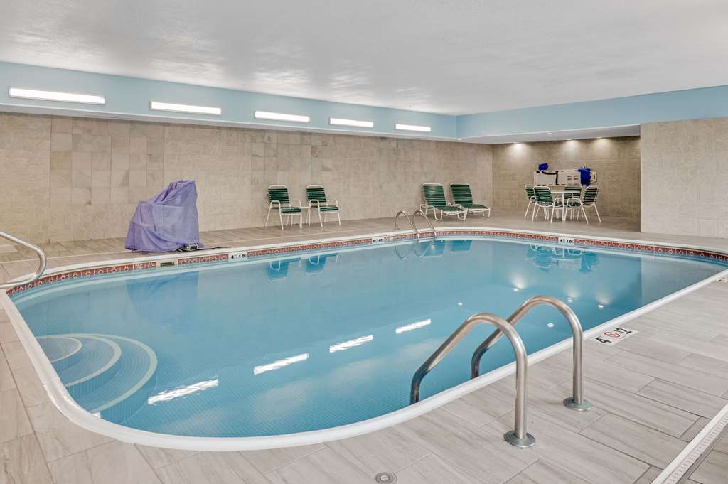 Country Inn & Suites by Radisson Grand Rapids Airport MI - photo 34