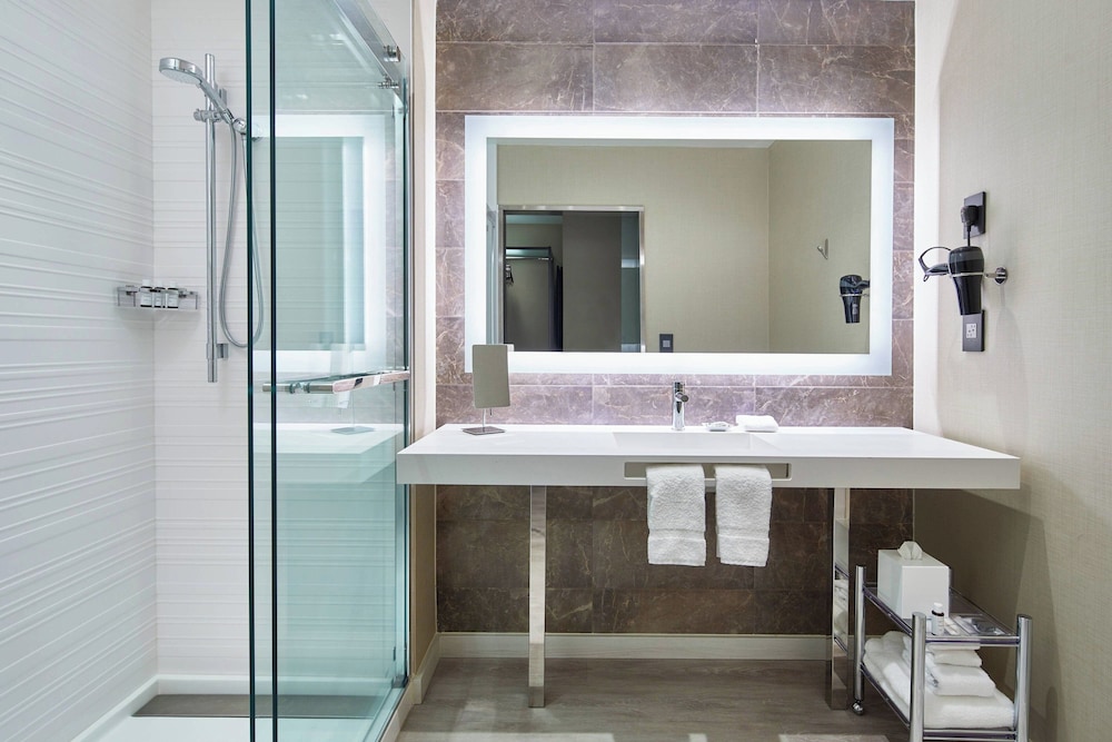 AC Hotel By Marriott Greenville - photo 25