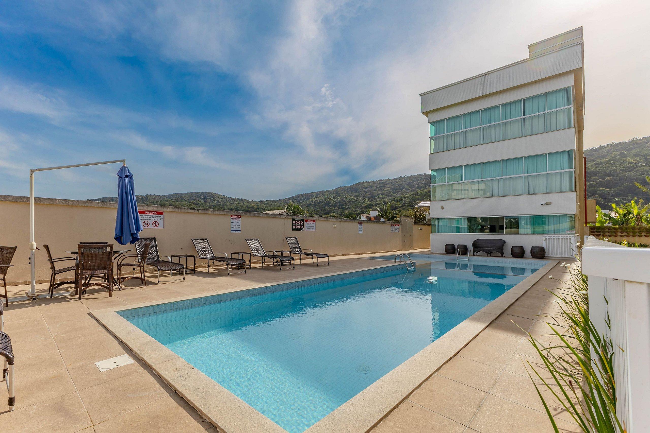 Confortável Apartamento em Condomínio com Piscina