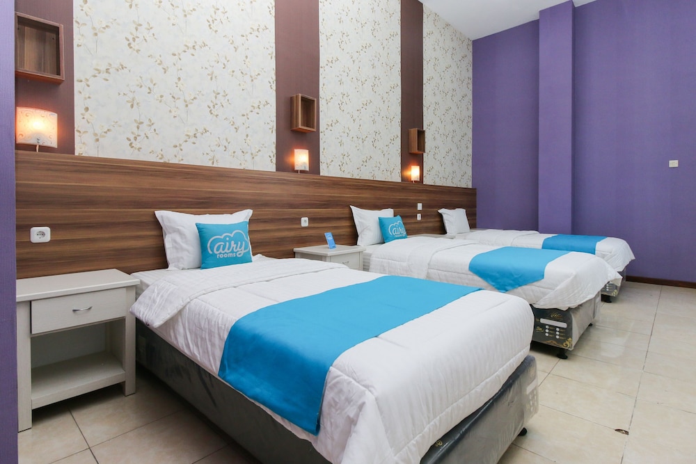 RedDoorz Syariah @ Klojen Malang - carbon neutral hotel in Malang