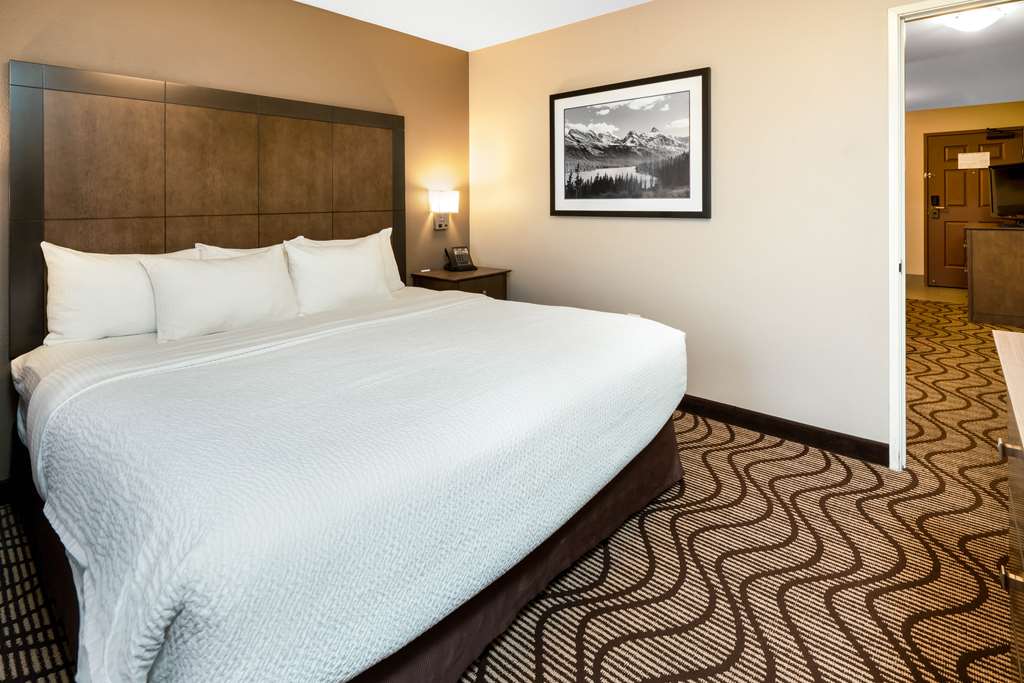 Best Western Plus Kalispell Glacier Park West Hotel & Suites - photo 18