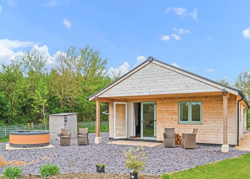 Little Moorland Farm Lodges — hotel in Chapel Allerton