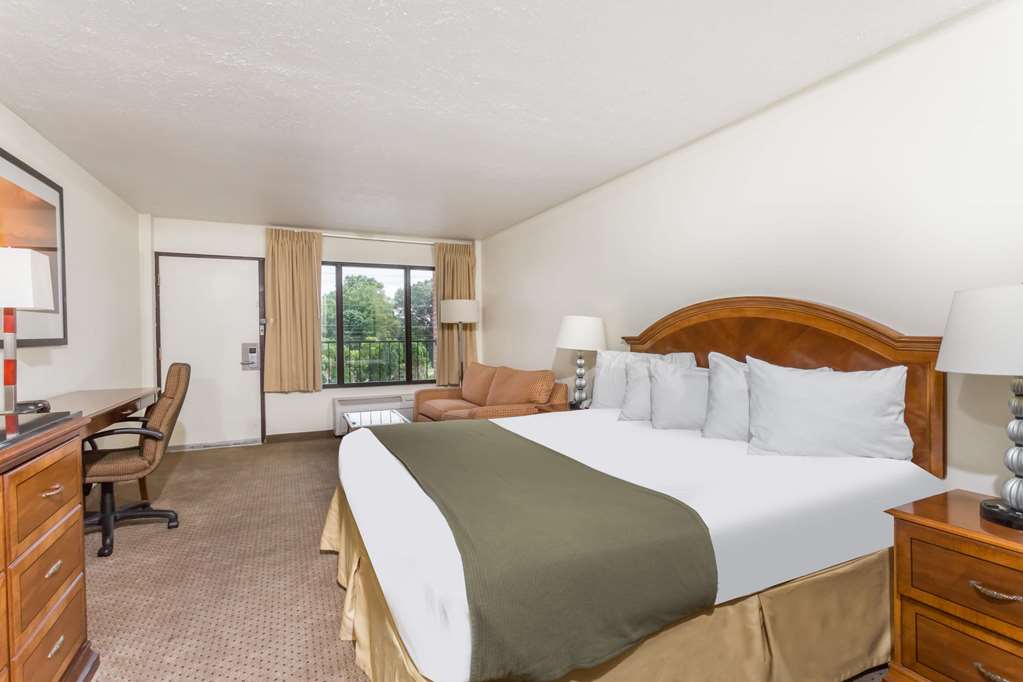 Days Inn by Wyndham Bedford - photo 12