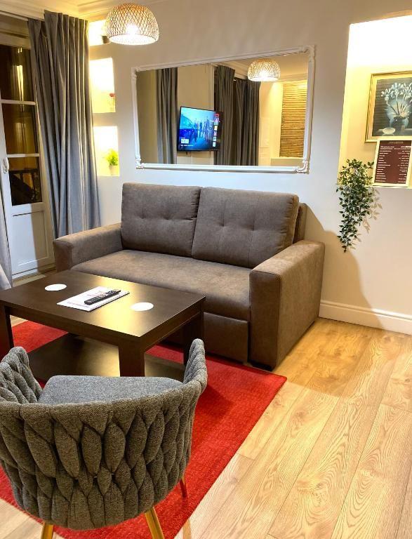 Apartamentos Colmeia — 4-Star Luxury Hotel in Lisbon, Portugal