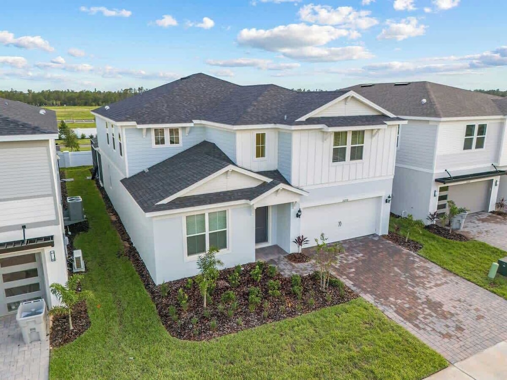 Super Homey in Clermont, United States