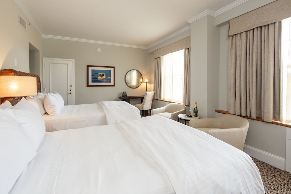 The Tidewater Inn - photo 11