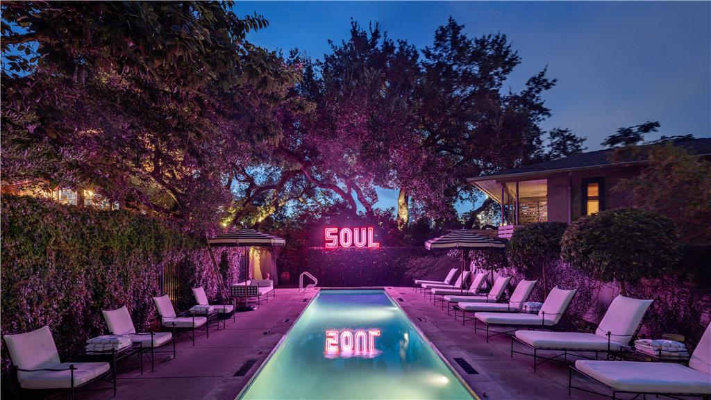Hotel Saint Cecilia — Austin — photo 3