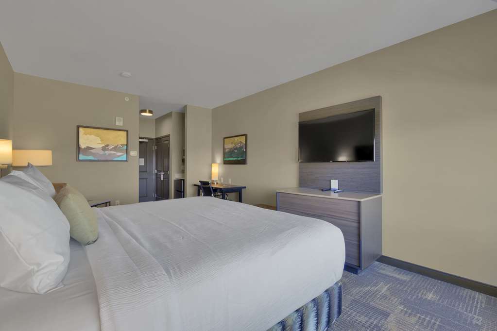 Best Western Plus Fillmore Inn & Suites - photo 11
