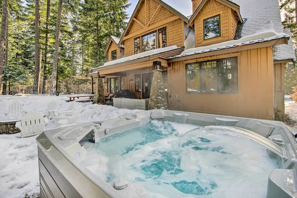 Hot Tub and Heated Patio Suncadia Ski Getaway — 4-Star Luxury Hotel in Cle Elum, United States