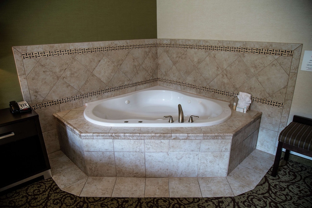 Hampton Inn & Suites Sharon - photo 64